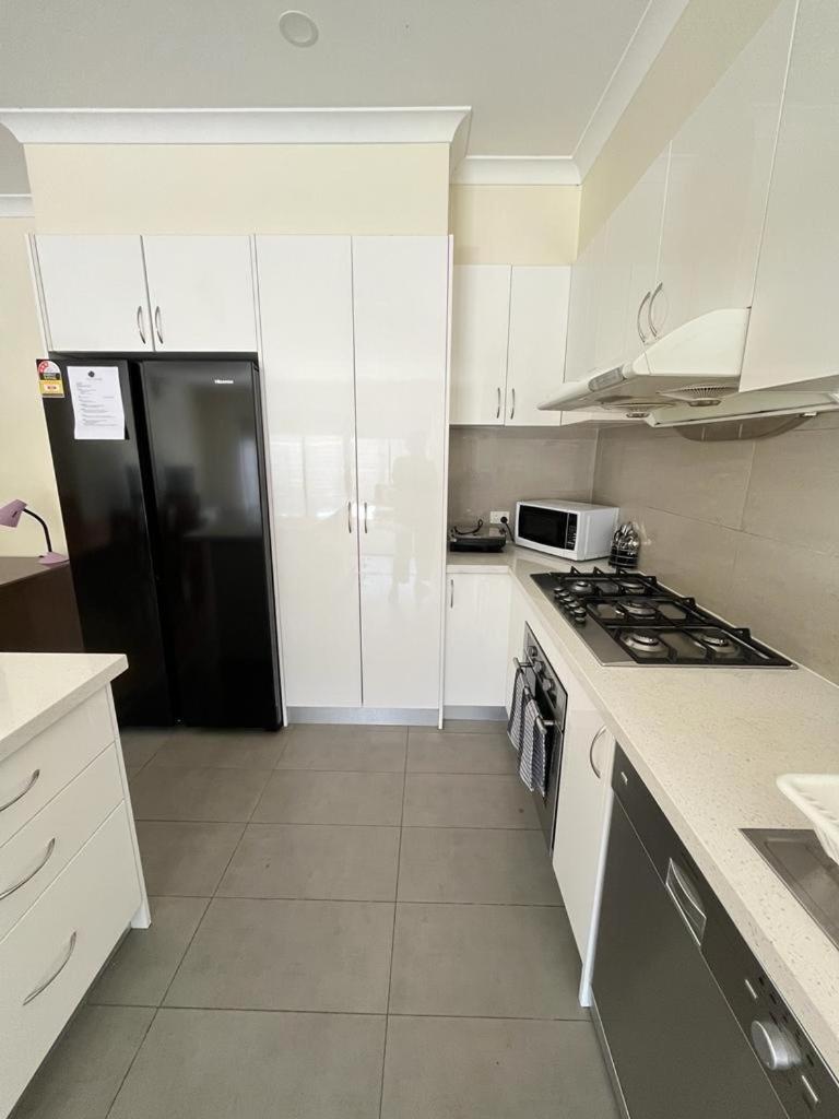 Spacious & Sunny 2Br With Garage,11 Min To Airport Villa Melbourne Bagian luar foto